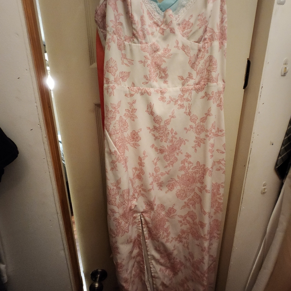 Sundress - Picture 2 of 4